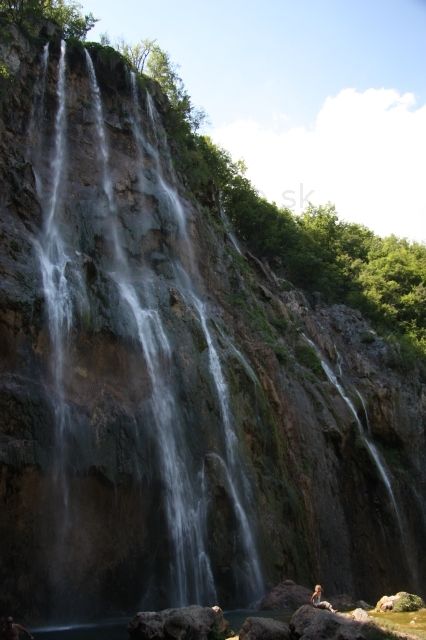 Vodopád na Plitviciach - pri dolých jazerách, big waterfall, alebo chorvátsky velki slap