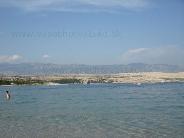 Zátoka pri Zrče - Vďaka zátoke v ktorej sa nachádza pláž Zrče je tam more pokojné a voda príjemne zohriata